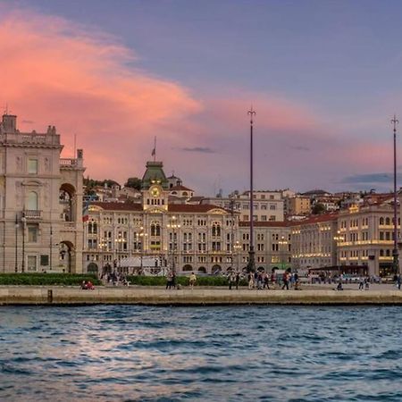 Luxury Stazione Centrale Elegante Loft Apartamento Trieste Exterior foto