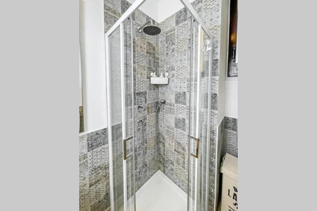 Luxury Stazione Centrale Elegante Loft Apartamento Trieste Exterior foto